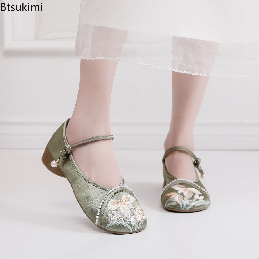 Ethnic And Fashion - أحذية نسائية أنيقة بكعب منخفض مطرزة