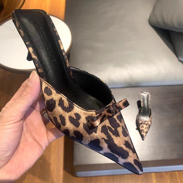 شباشب نسائية بكعب عالٍ مدبب بن - مراجعة Ethnic And Fashion وسعره
